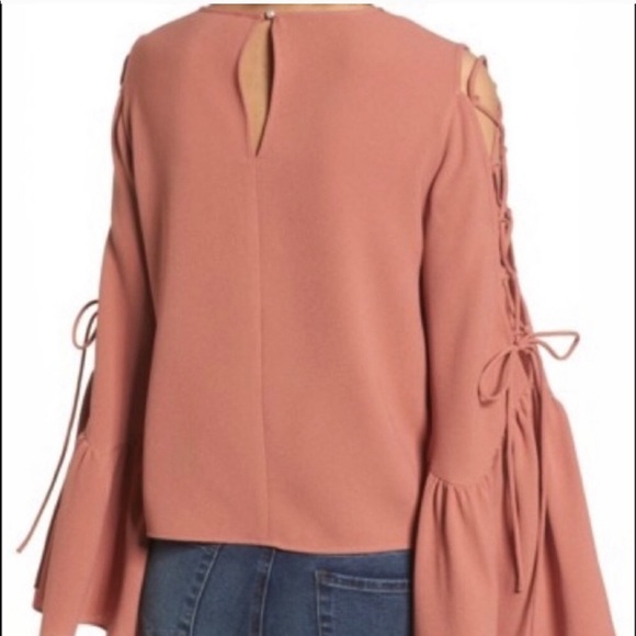 🌺2/$20. NWT   WAYF Nordstrom laced bow sleeve top - Picture 2 of 3